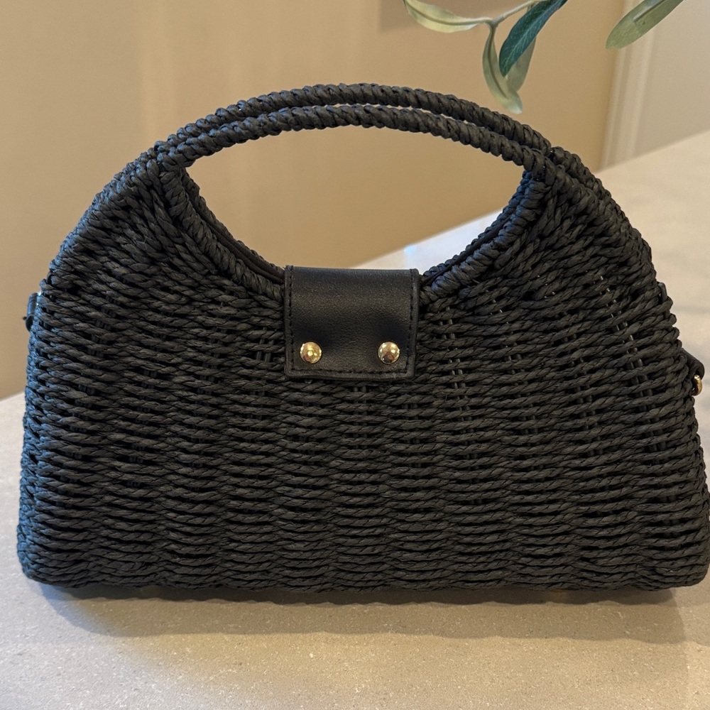 Elegant Black Woven Handbag - Picture 3 of 7